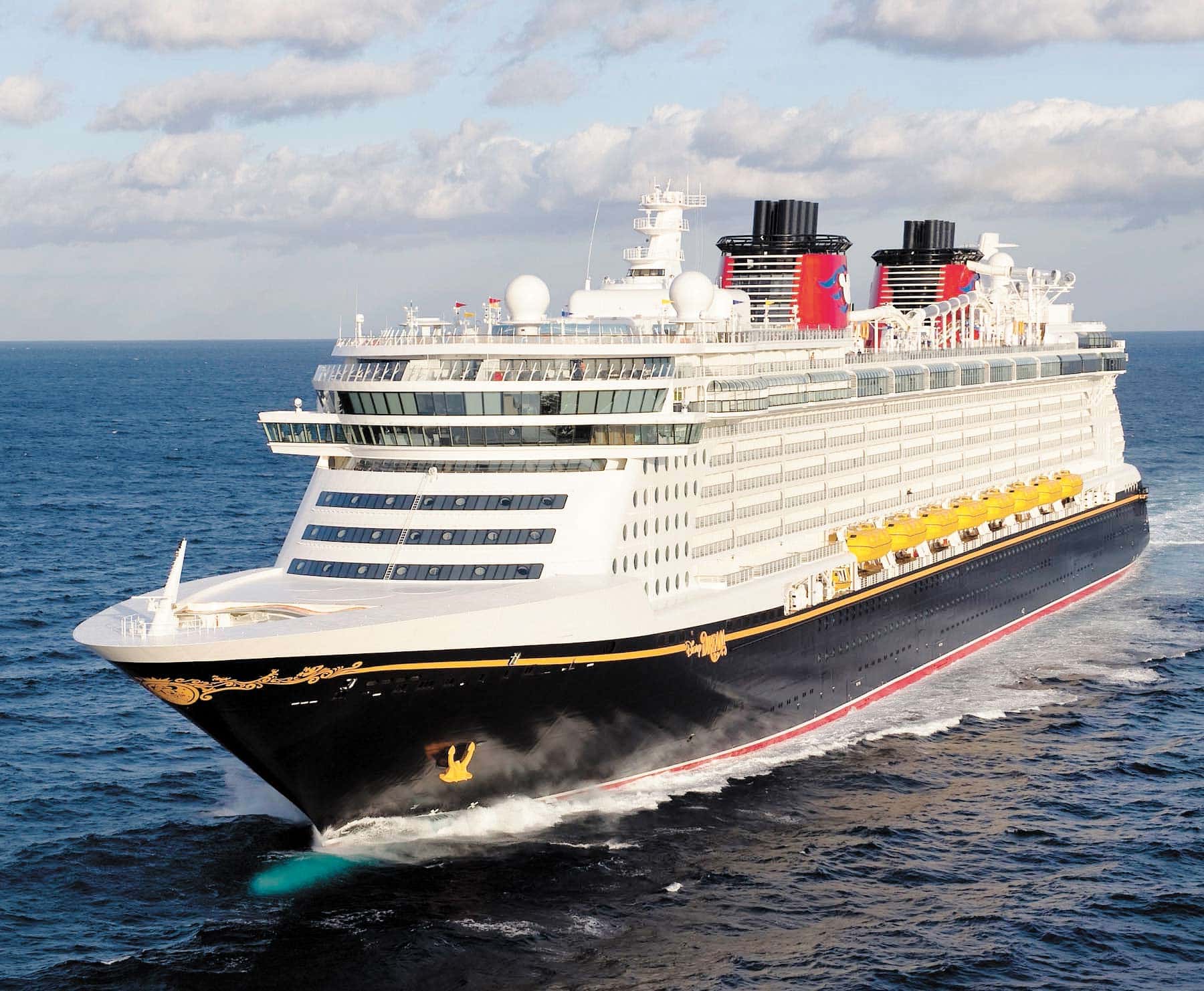 Dramatic Rescue at Sea as Father Saves Daughter on Disney Cruise