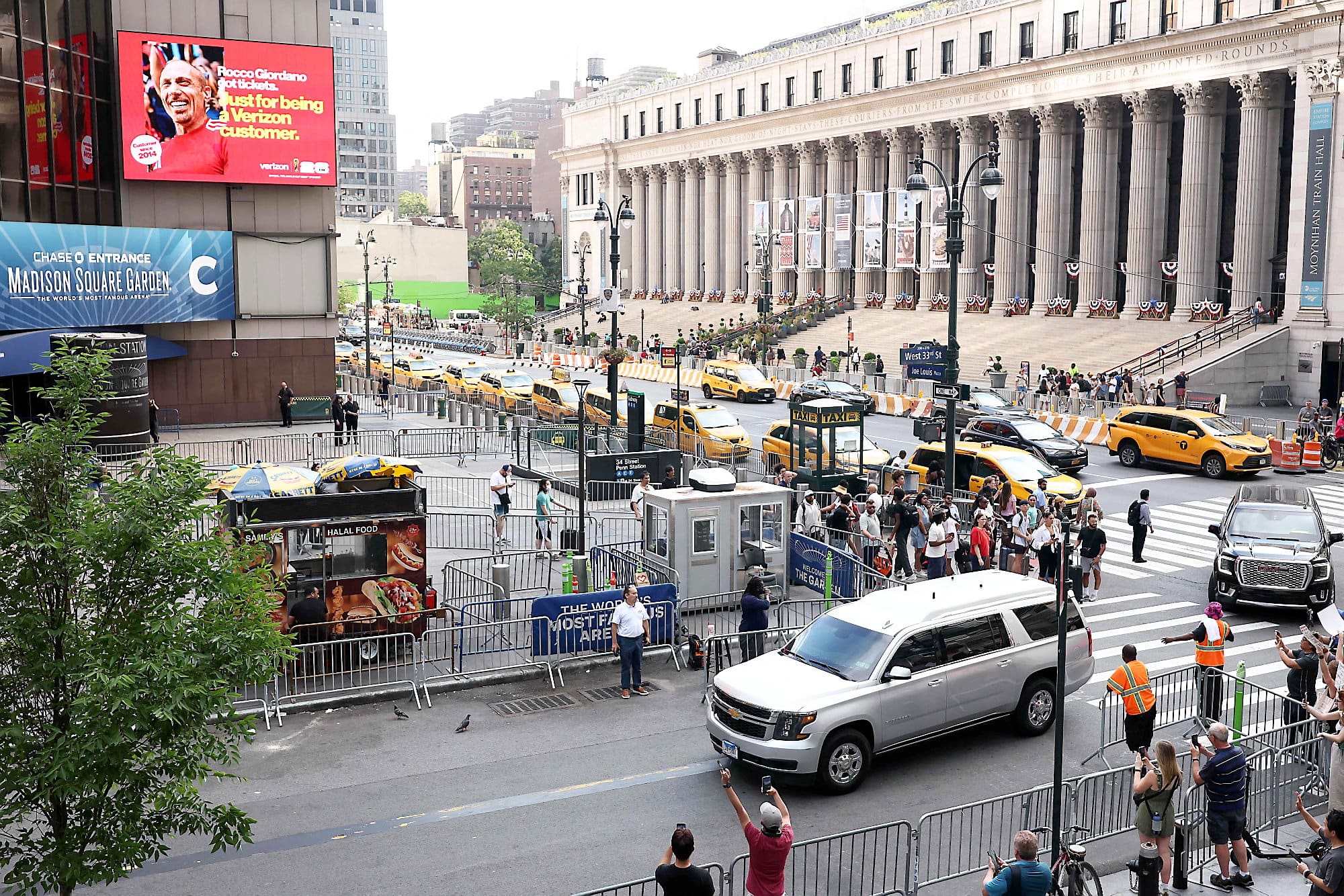 It was in this gray Chevrolet Suburban that Taylor Swift arrived at Madison Square Garden on Friday around 6:30 p.m.
