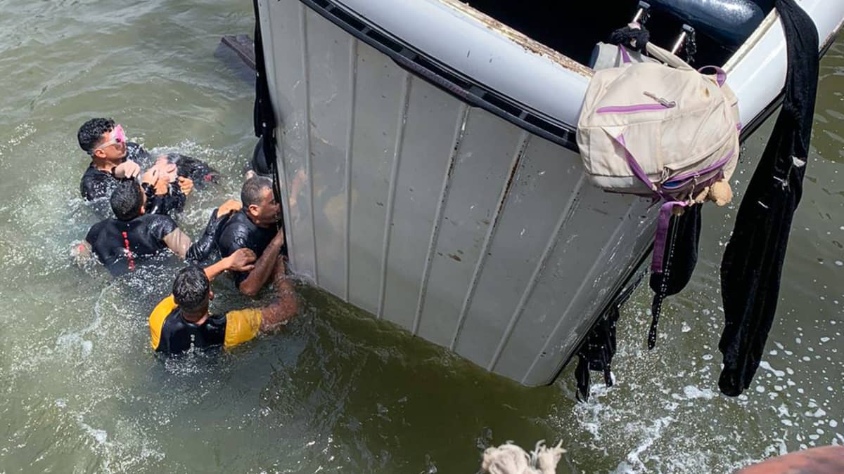 Un minibus plonge dans le Nil en Égypte, faisant au moins 10 morts