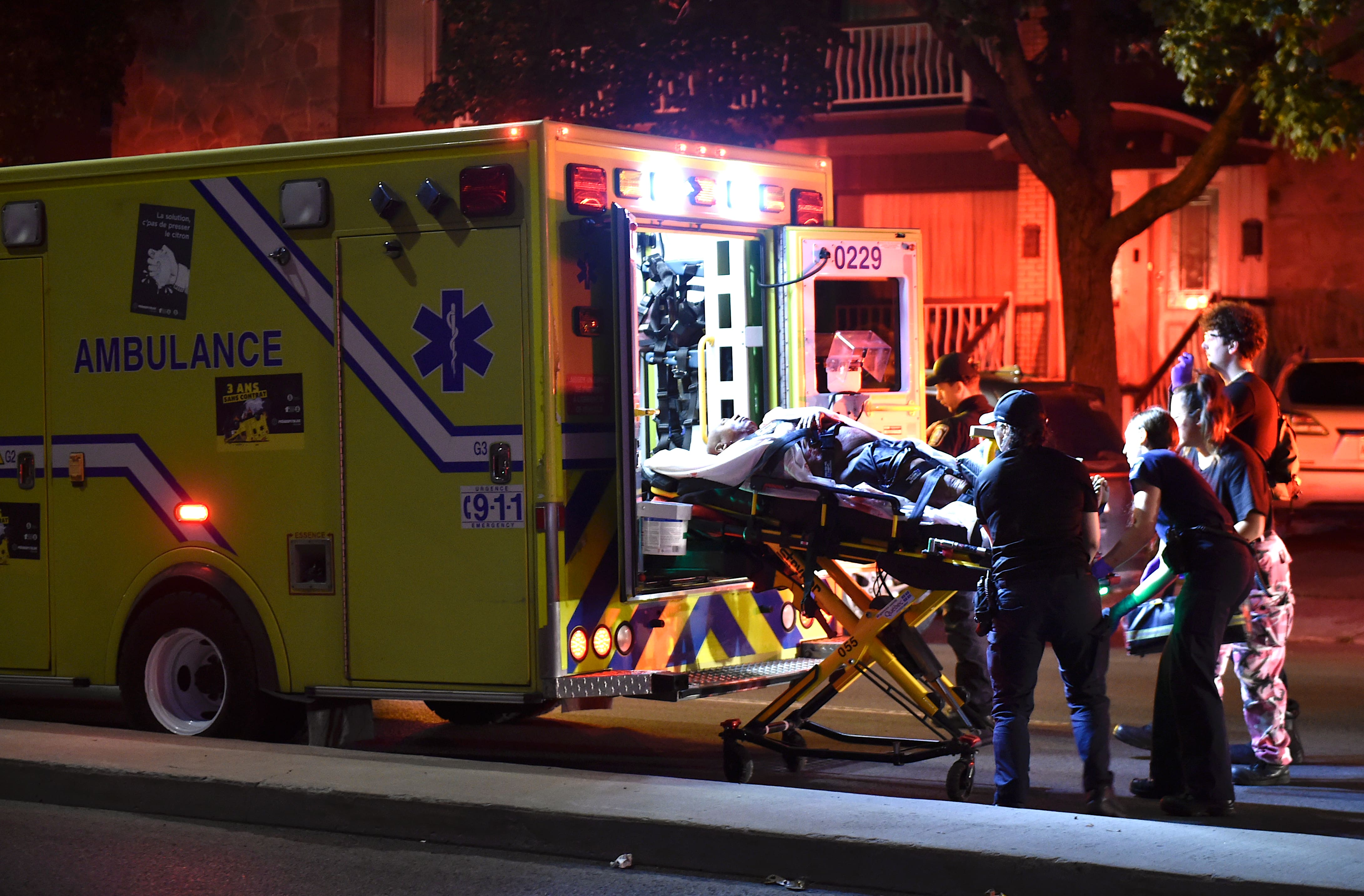 L’homme qui a poignardé ses deux parents dans un appartement de l’arrondissement Saint-Léonard à Montréal, samedi, est accusé de tentative de meurtre.