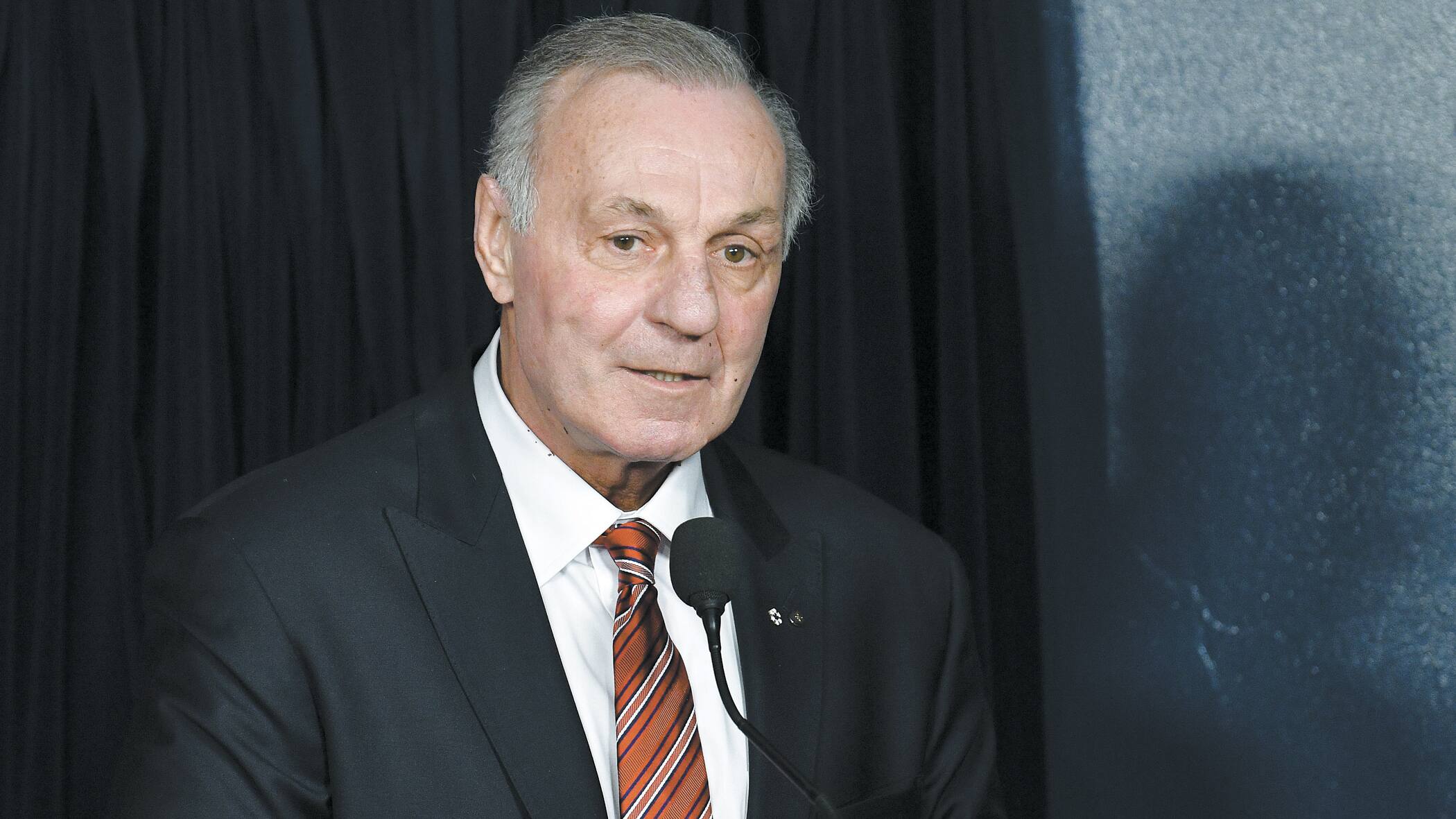 Le «Démon blond» aura ses vins et son gin québécois no 10 ...