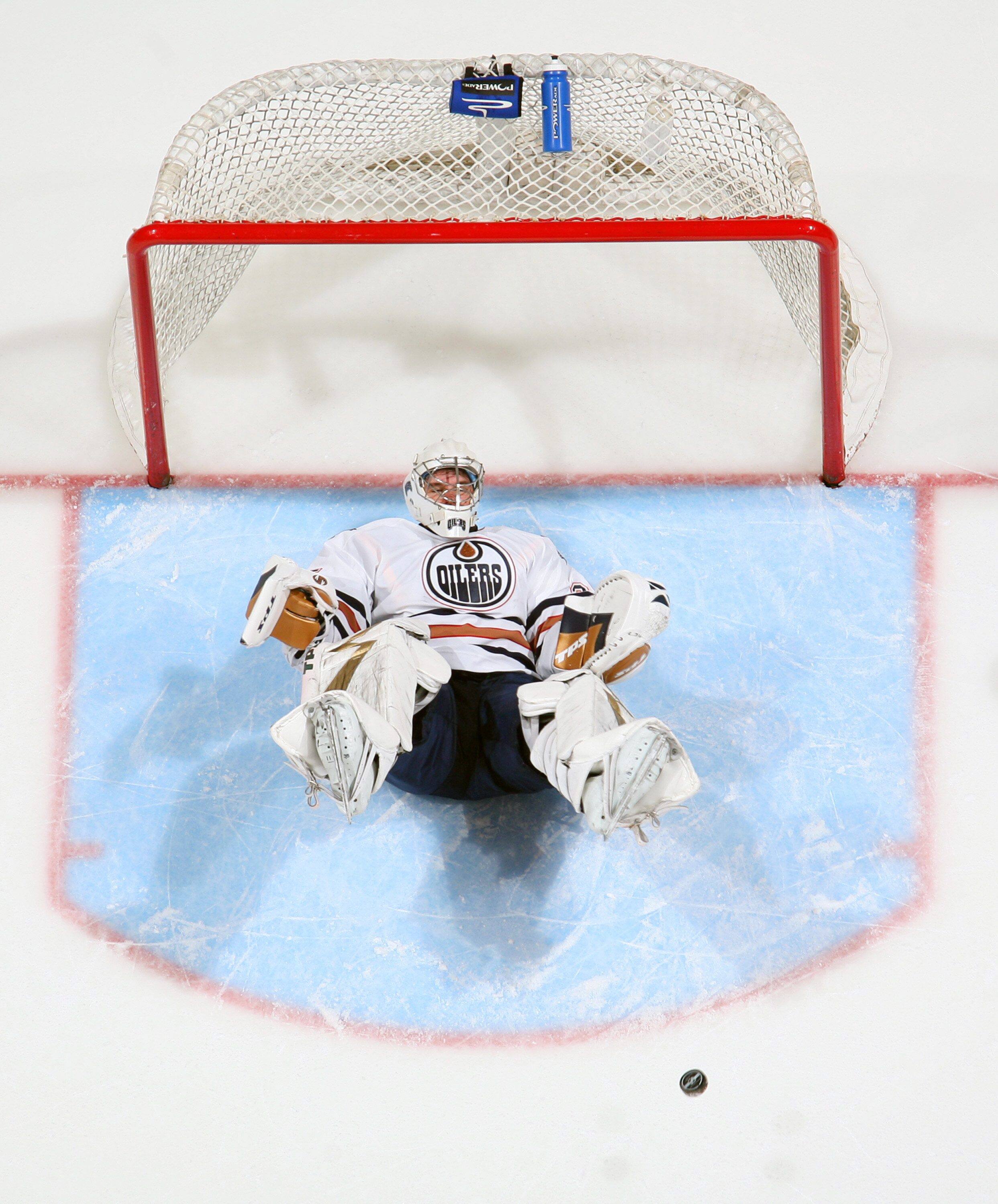 53440175JV014_Oilers_Canuck