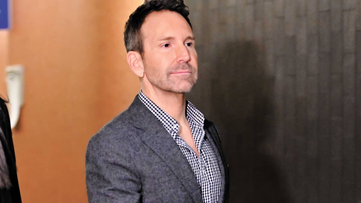 La série documentaire «Fiasco» racontera la journée de la chute d'Éric Salvail, «cancellé» en 2017