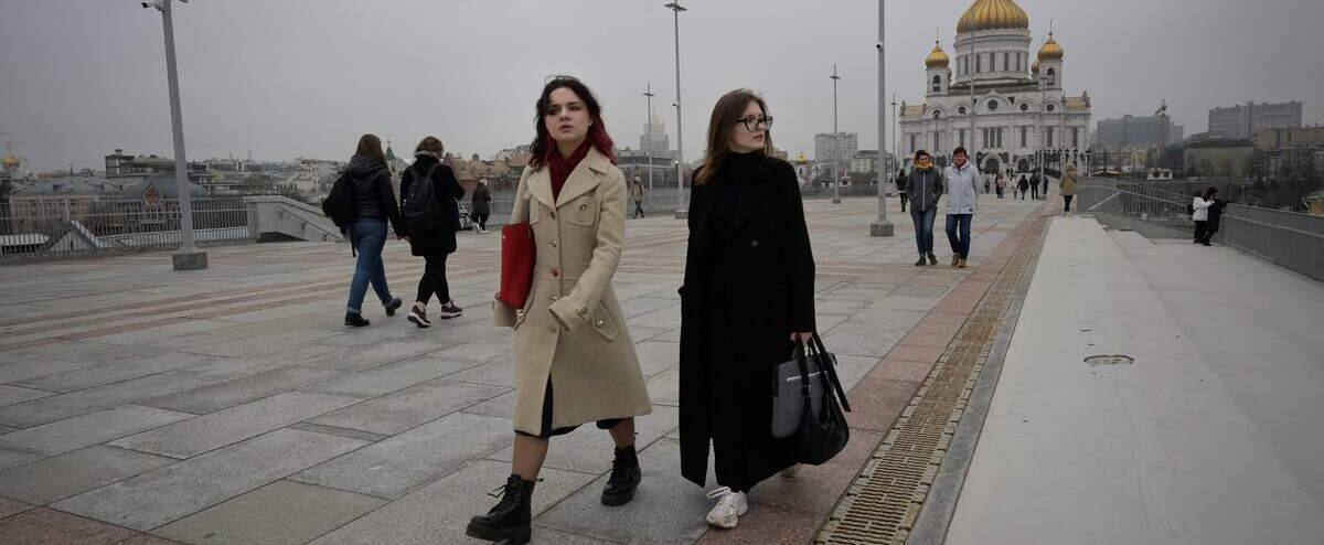 Forte inflation et baisse des exportations vont durement affecter l’économie russe, prévient le FMI