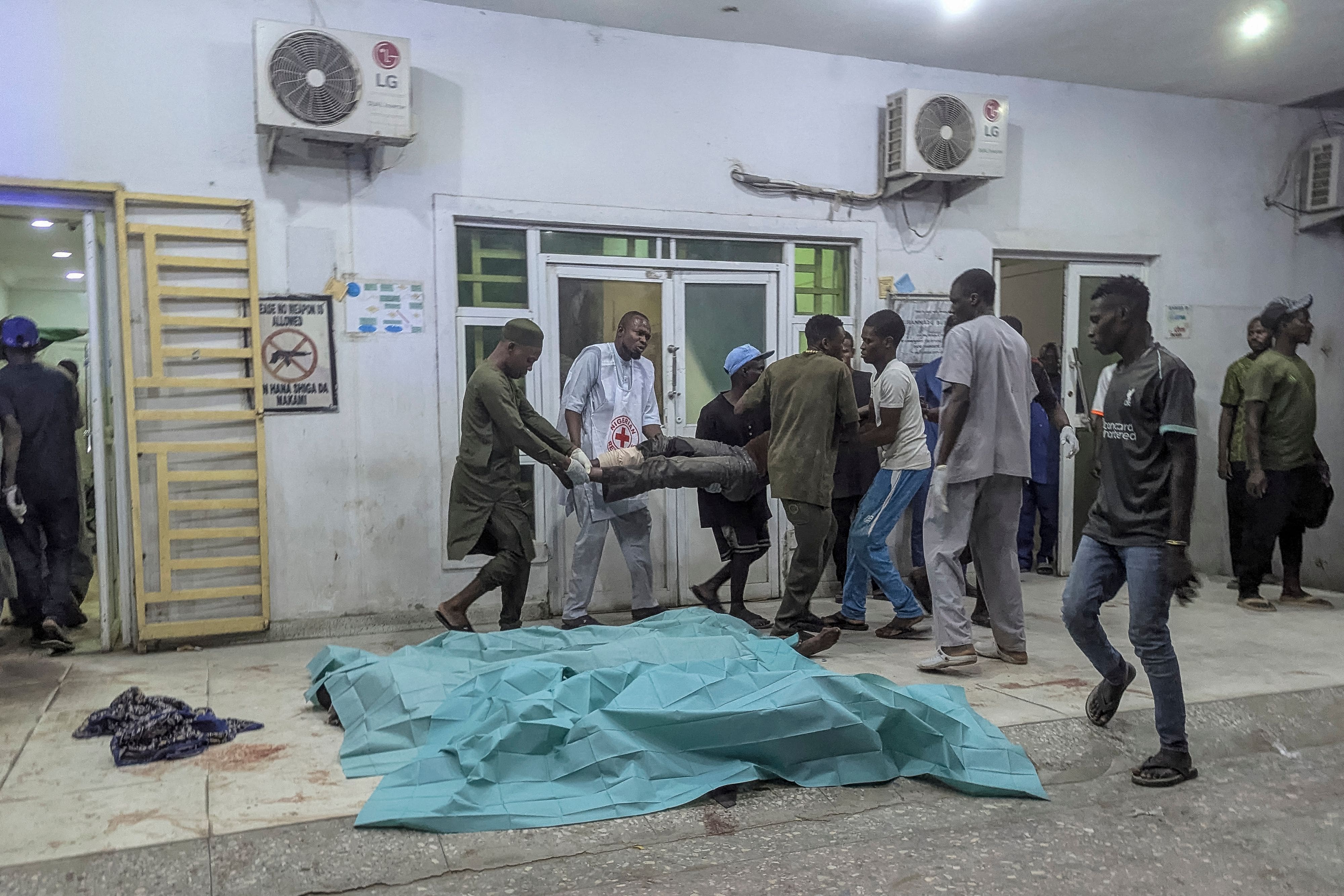 Nigeria: 23 morts et plus de 100 bless&eacute;s dans plusieurs attentats-suicides