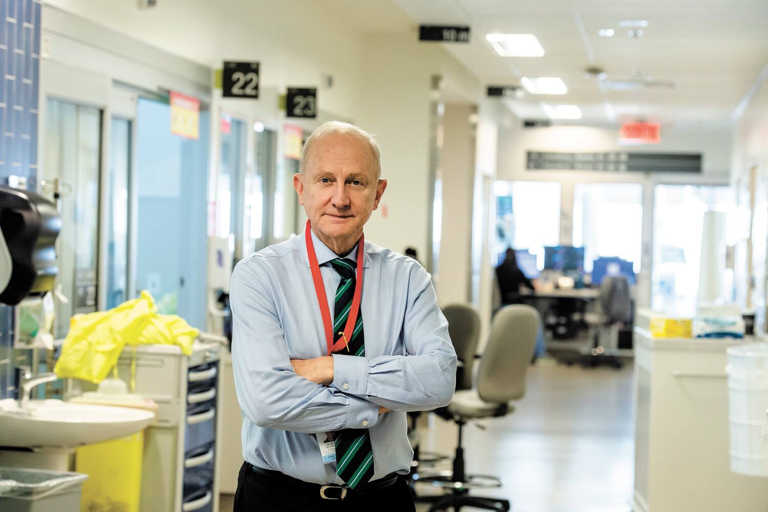 Le Dr Michel de Marchie, intensiviste à l’Hôpital général juif de Montréal, s’occupe des deux patients atteints de coronavirus. Ils sont actuellement traités aux soins intensifs en raison d’une importante insuffisance respiratoire.