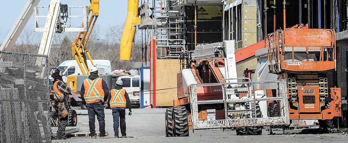 Non-residential sector: COVID-19 has plunged the value of building permits 1