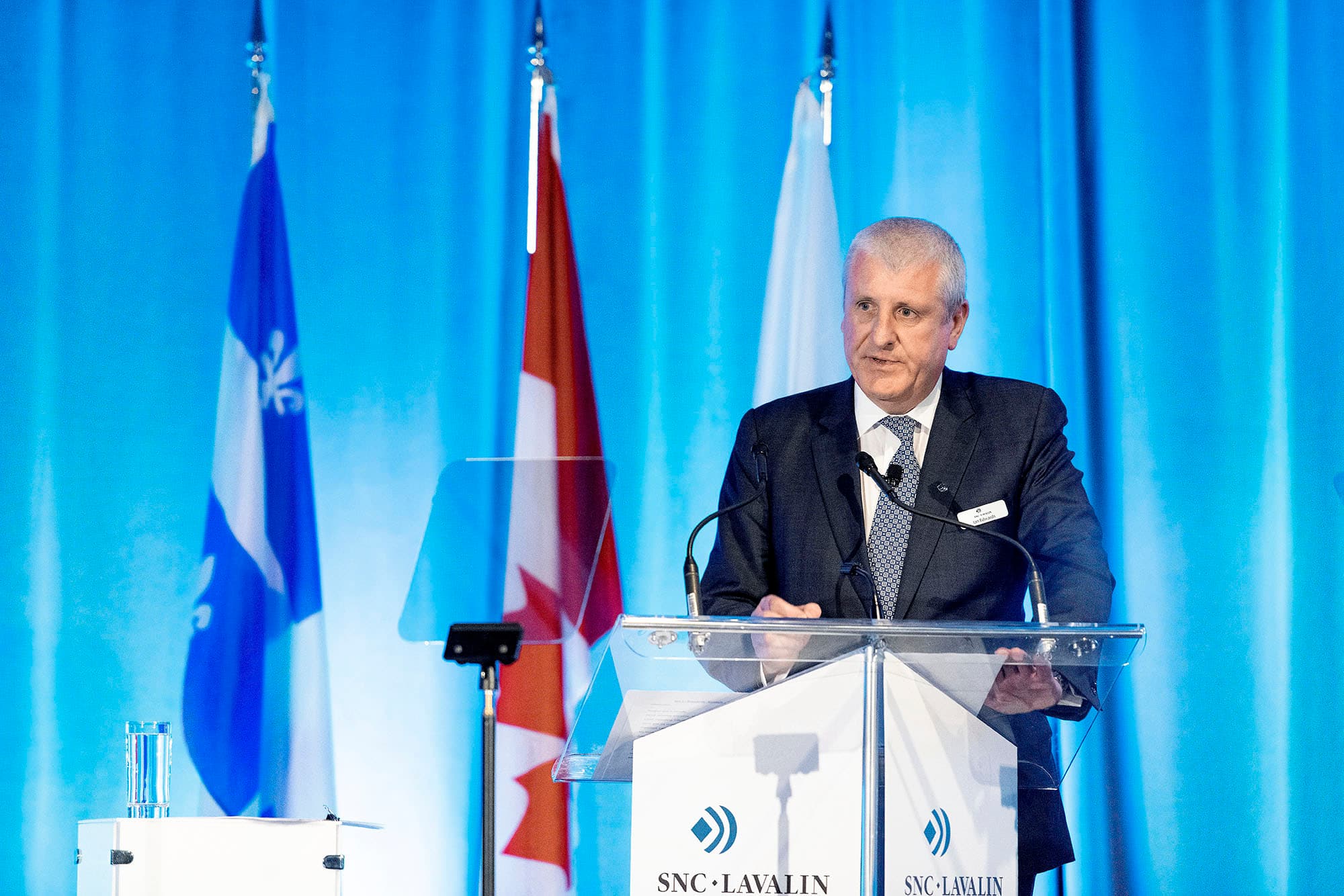 Le patron de SNC-Lavalin pr&eacute;pare un discours in English as well