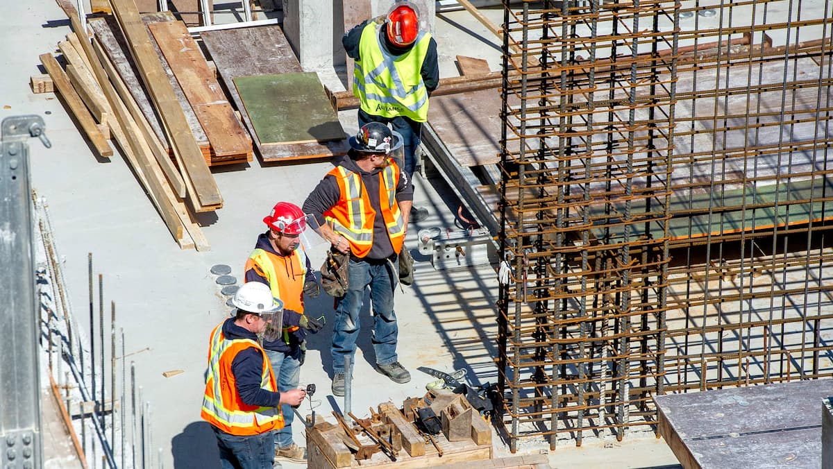 Les travailleurs de la construction vont recevoir leur chèque de vacances deux mois plus tôt