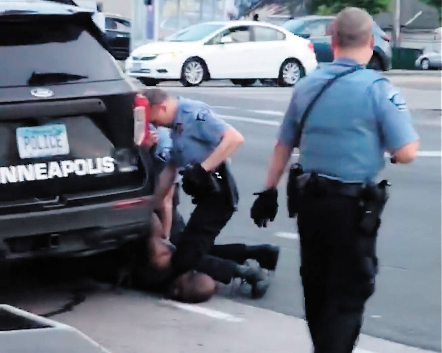 Mort de Floyd une telle arrestation n’a «jamais» été vue au