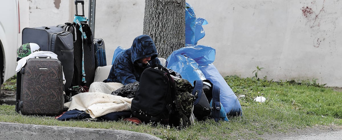 COVID-19: Outbreak in a center for the homeless 1