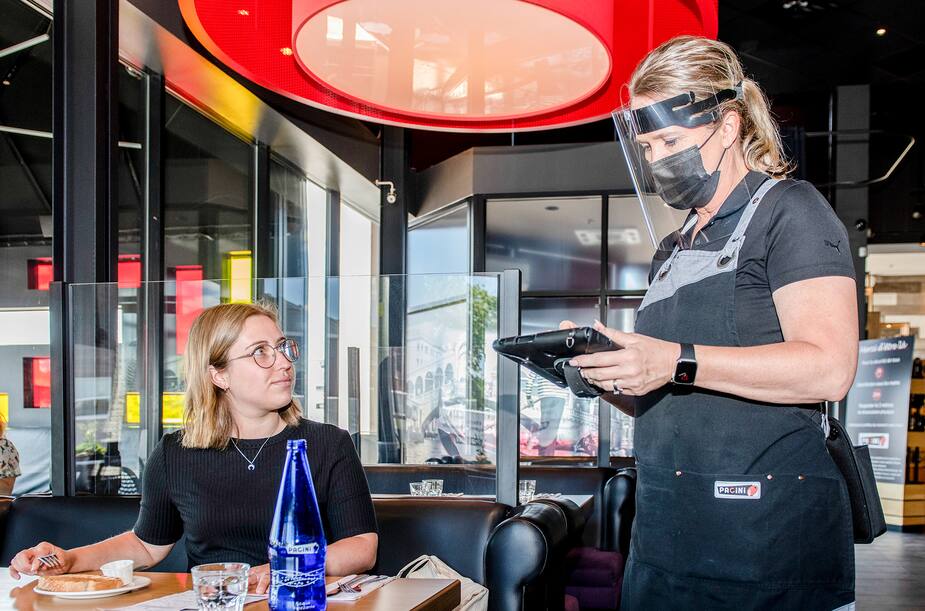Le Quebec Se Deconfine Manger Au Resto C Est Moins Pire Qu On Pourrait Le Penser 24 Heures Mtl