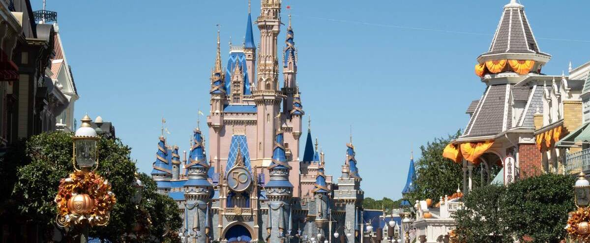 Poursuite contre Disney: elle réclame 50 000 $ US après un dangereux «wedgie» dans une glissade d’eau