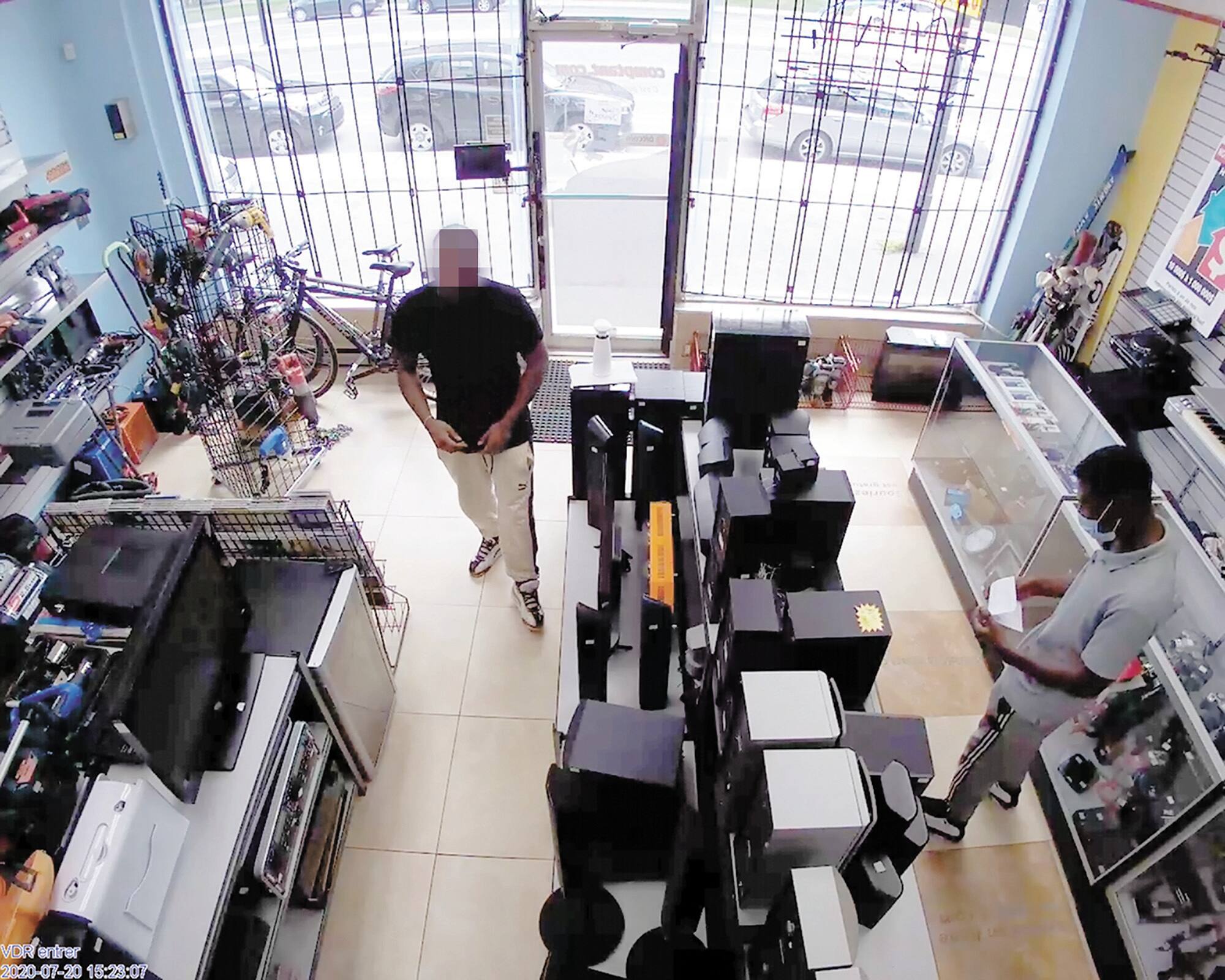 Des Bijoux Subtilises Chez Deux Preteurs Sur Gages De Montreal Jdm