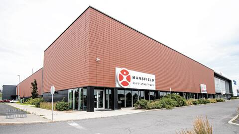 The Mansfield Rive-Sud Athletic Club declared bankruptcy on July 13, 2020, following a dispute between its owners, Leonard Schlem and Stefan Quintal.