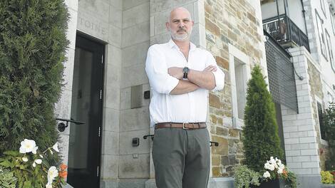 Guy Lombard, de l’Auberge Saint-Antoine, indique que sa saison est beaucoup moins occupée que les années antérieures.