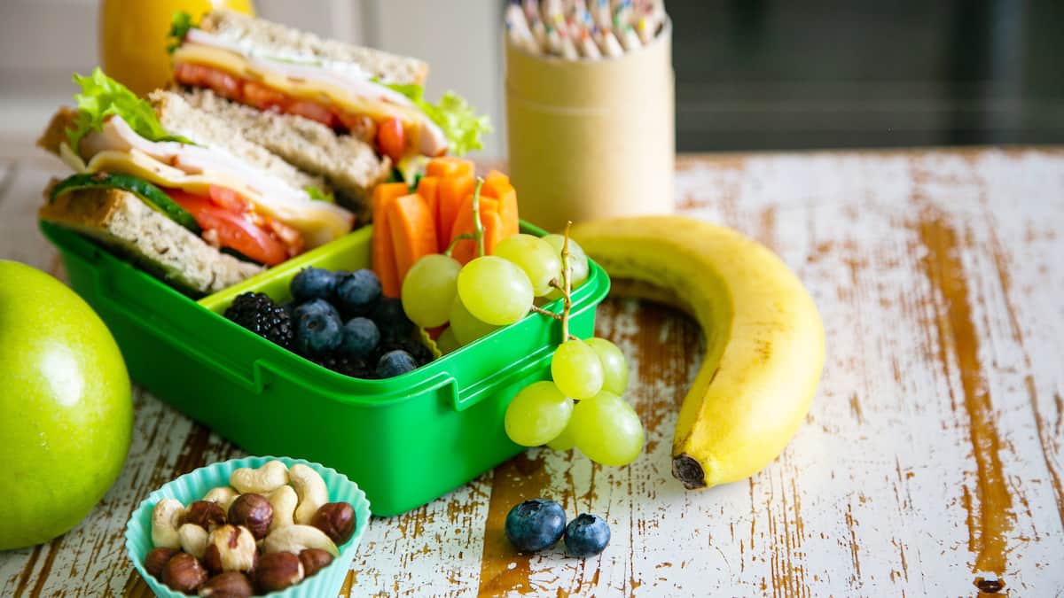 Un dîner nourrissant: voici ce que vous devriez manger à l'heure du lunch (et ce que vous devriez éviter)