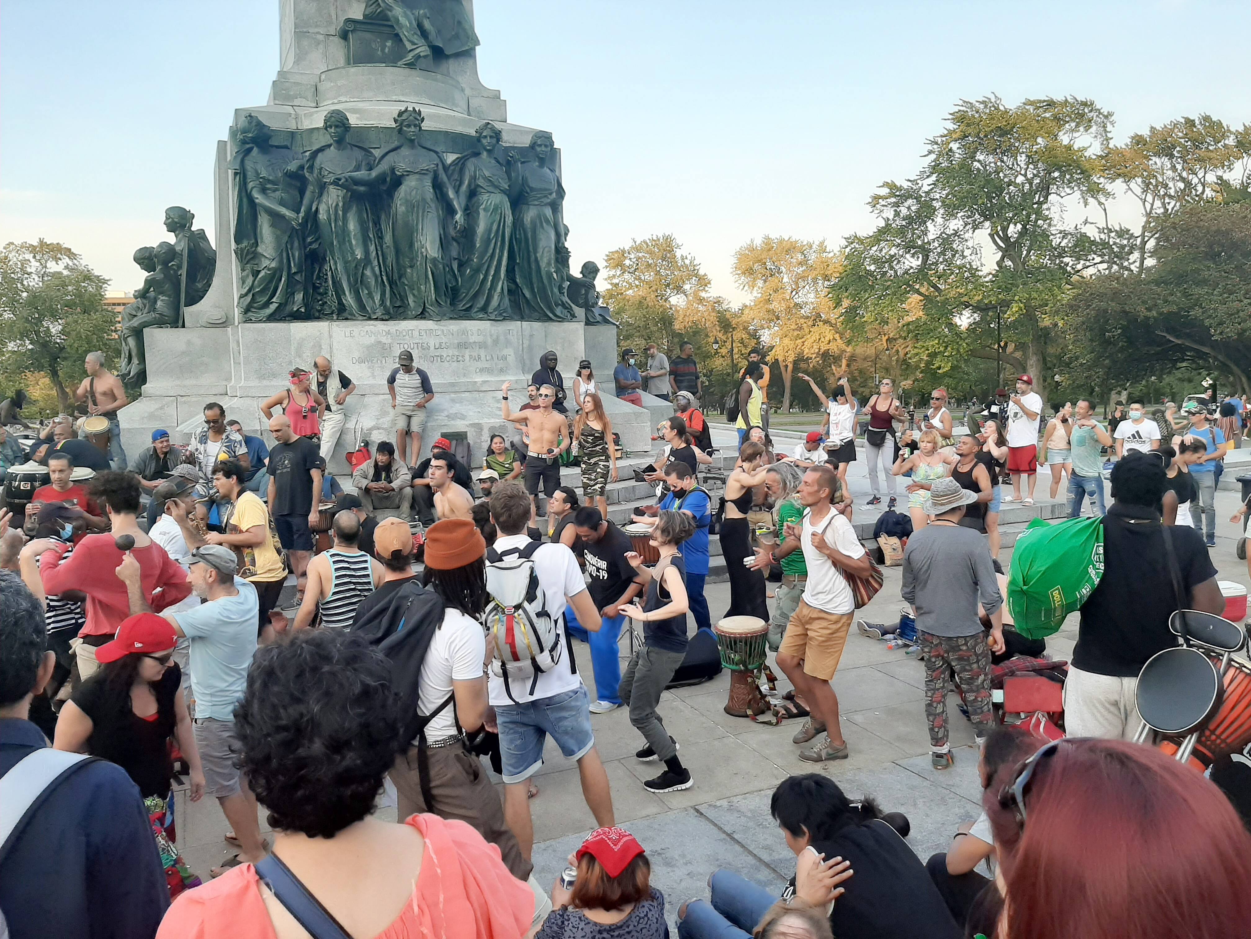 Covid 19 Montreal Et Quebec Passeront En Zone Rouge Legault Fera Le Point A 17h30 Jdm