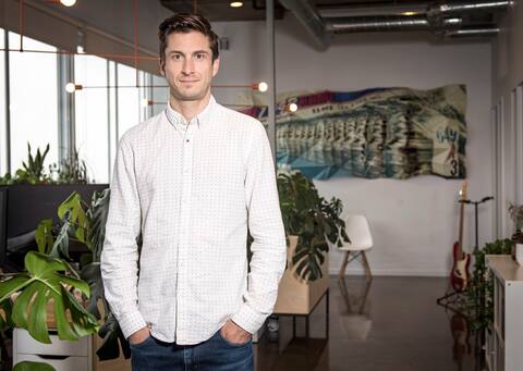 Francis Dumais, 39, testifies in our file about the importance of paying his debts in the midst of a pandemic.