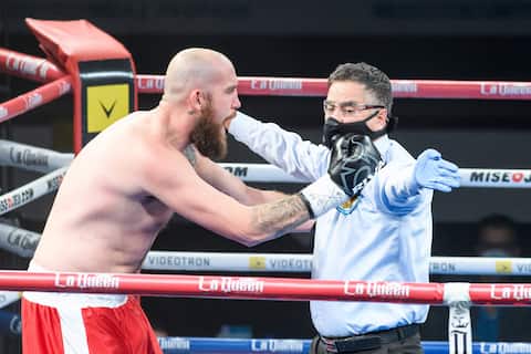 Carman denounced the stop of the fight by the referee.