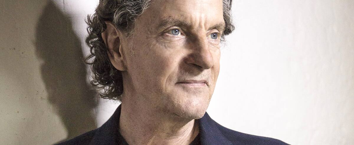 Medieval poetry inspires Francis Cabrel 1