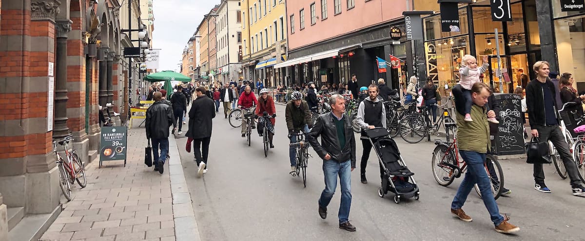 In the country where the mask is optional 1