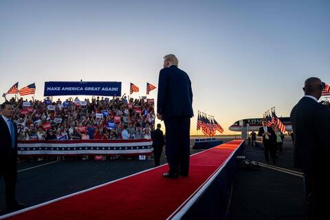 Trump, anti-federalizmin eski kalesi Waco'daki bir toplantıda