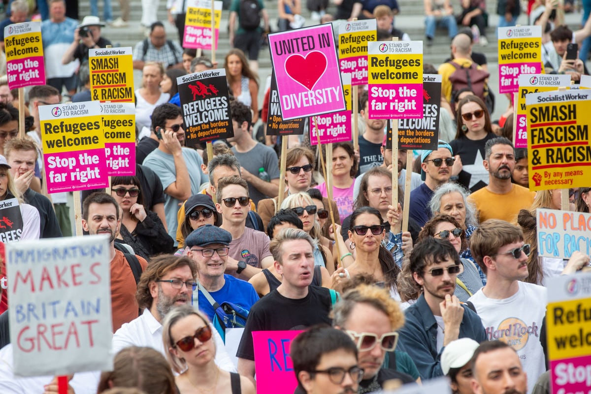 Dans tout le Royaume-Uni, des rassemblements pour d&eacute;noncer les violences racistes