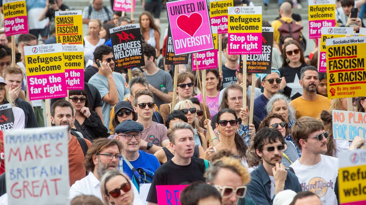 Dans tout le Royaume-Uni, des rassemblements pour dénoncer les violences racistes