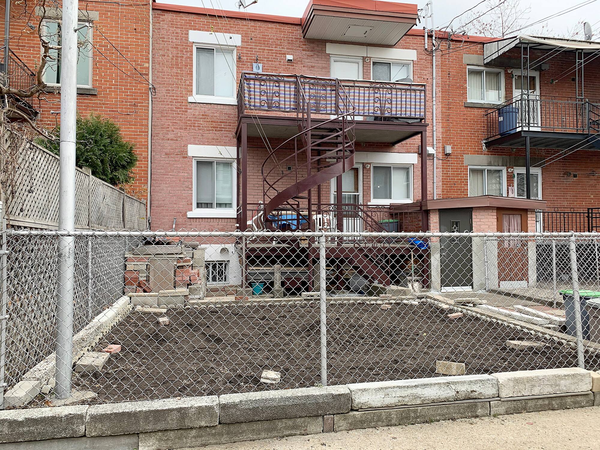 Un Homme Dangereux Sans Sa Medication Aurait Tue Son Pere Jdm