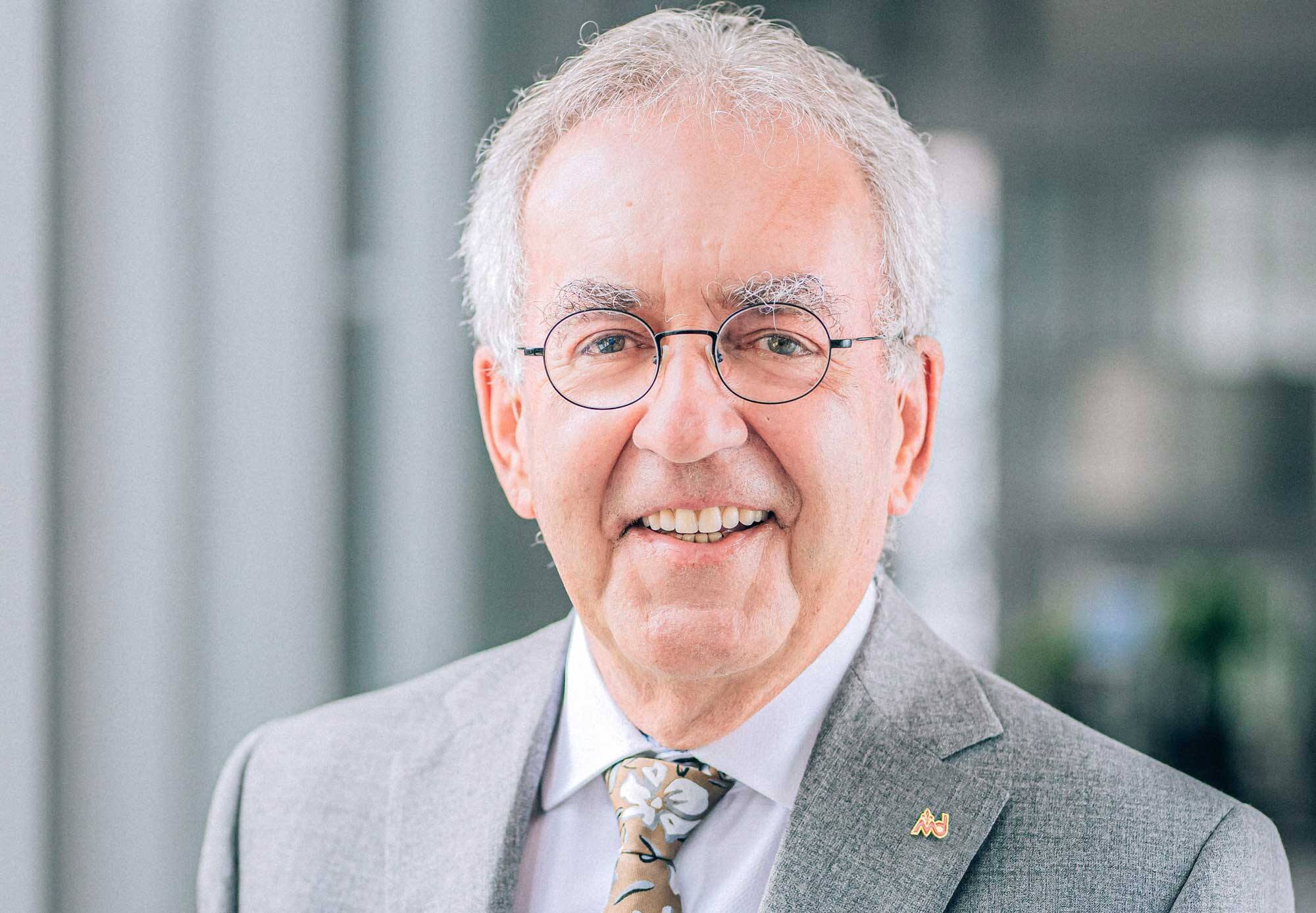 87 docteurs bl&acirc;ment le pr&eacute;sident du Coll&egrave;ge des m&eacute;decins du Qu&eacute;bec