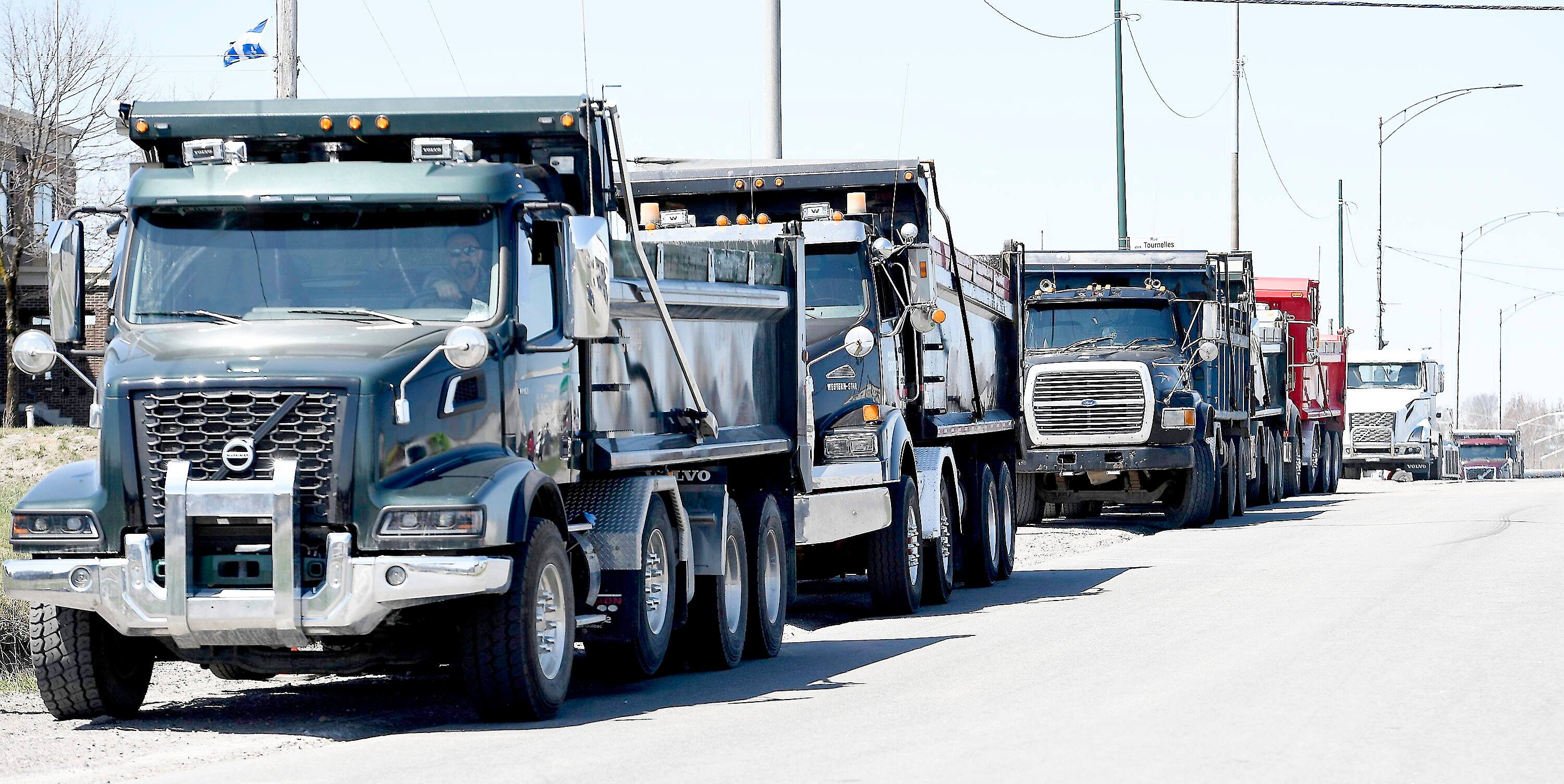 Des camionneurs &agrave; bout promettent une manifestation civilis&eacute;e mercredi &agrave; Qu&eacute;bec