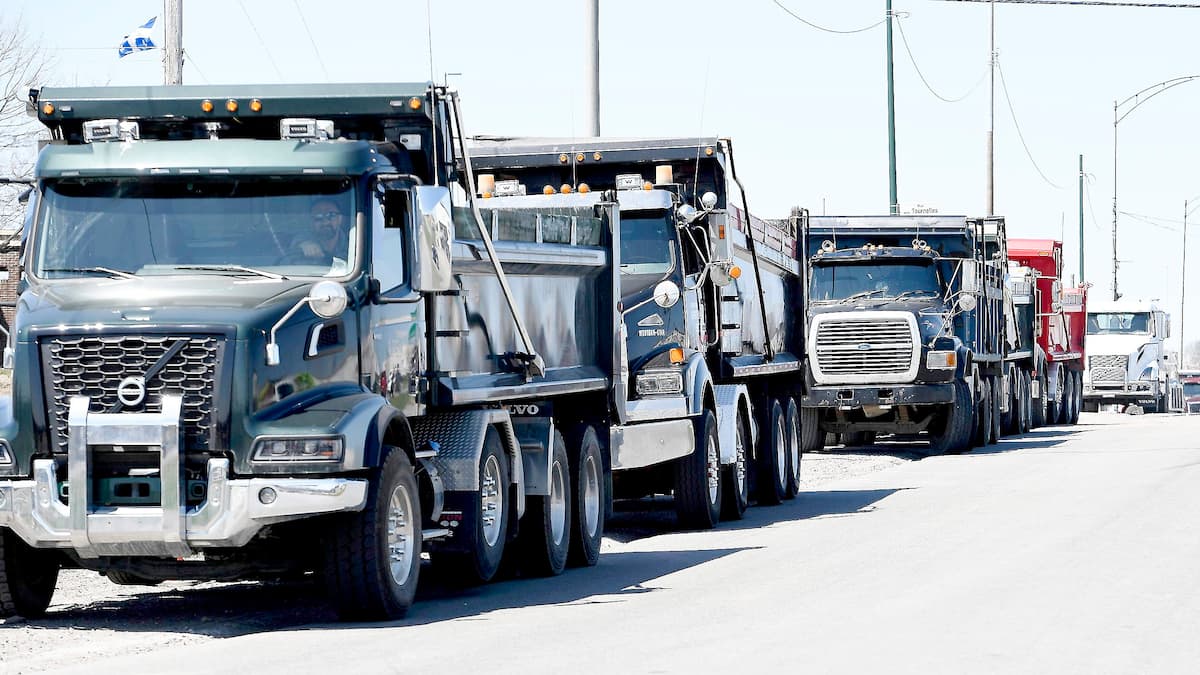 Des camionneurs à bout promettent une manifestation civilisée mercredi à Québec