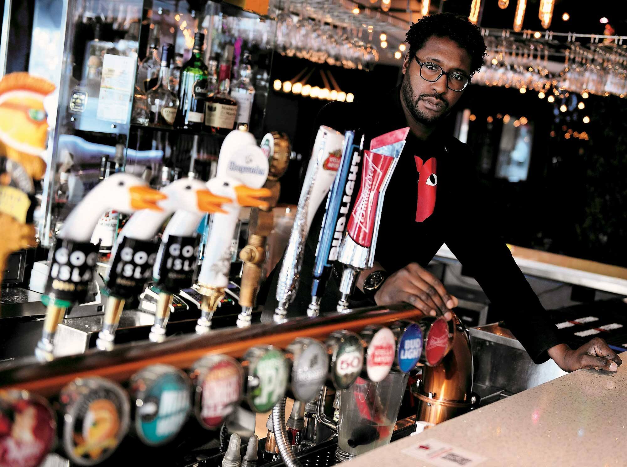 Couvre-feu au Québec: des restaurateurs inquiets | JDQ