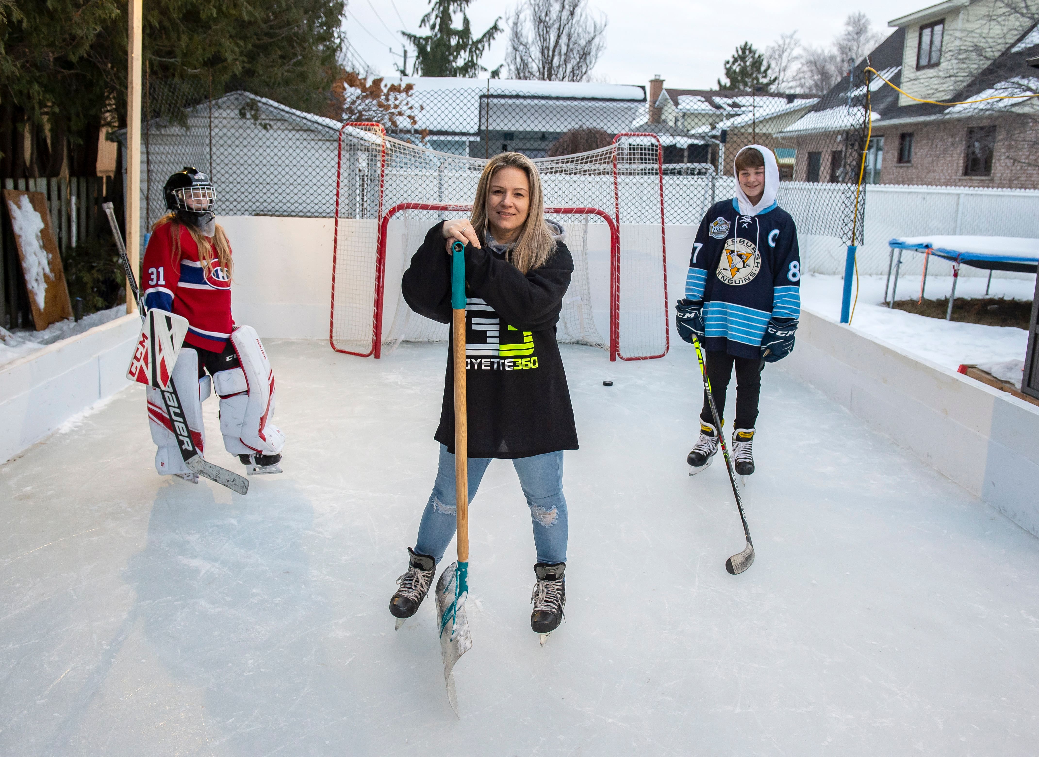 [EN IMAGES] Découvrez six patinoires maison spectaculaires conçues par des passionnés du hockey