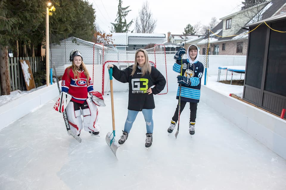Voici comment fabriquer sa patinoire dans sa cour JDM Voici comment fabriquer sa patinoire dans sa cour JDM
