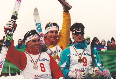 LaRoche (au centre) a remporté son premier titre de champion du monde à Lake Placid en 1991.