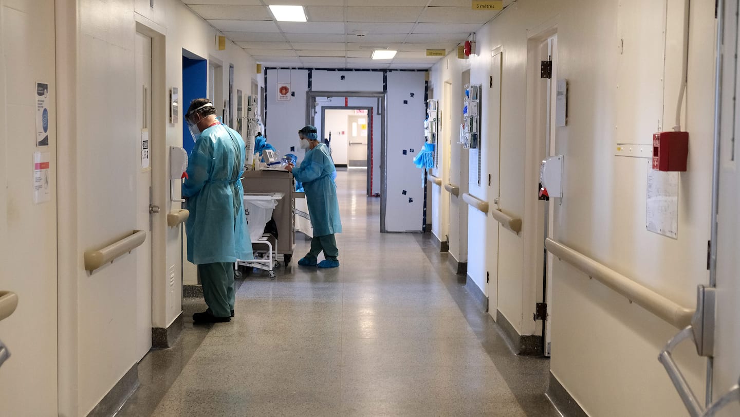 Les non-vaccinés épuisent les médecins Les non-vaccinés épuisent les médecins