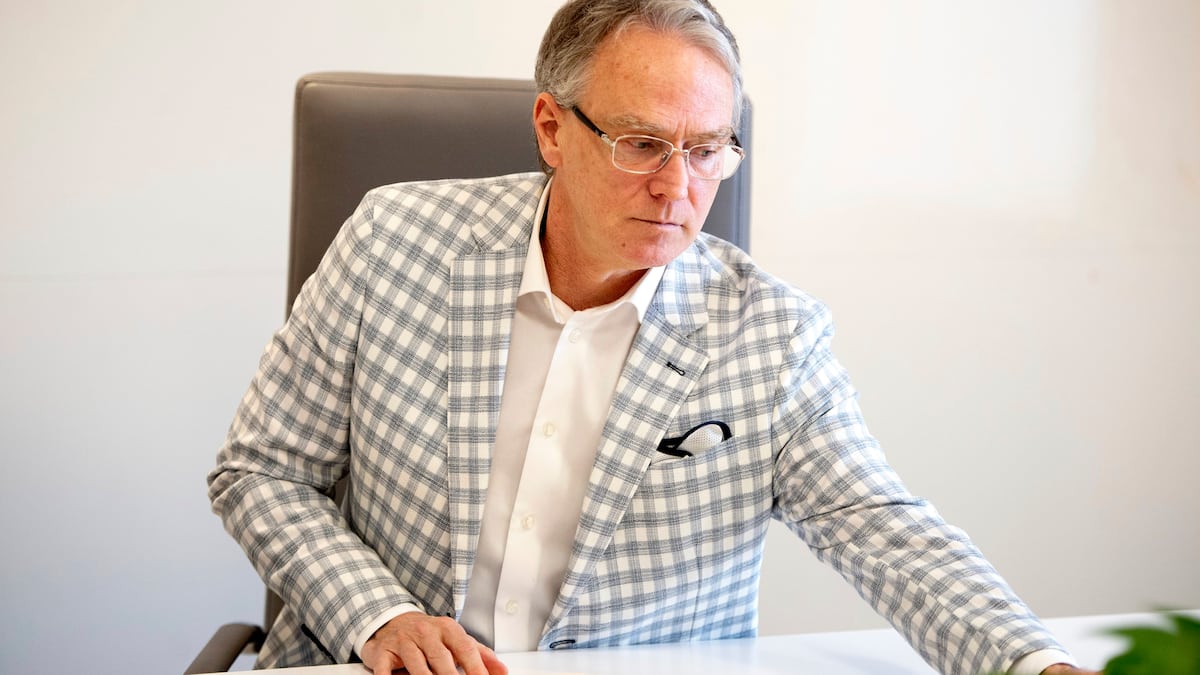 Vente d’un terrain bloquée: la Commission municipale du Québec enquête sur le maire de Varennes