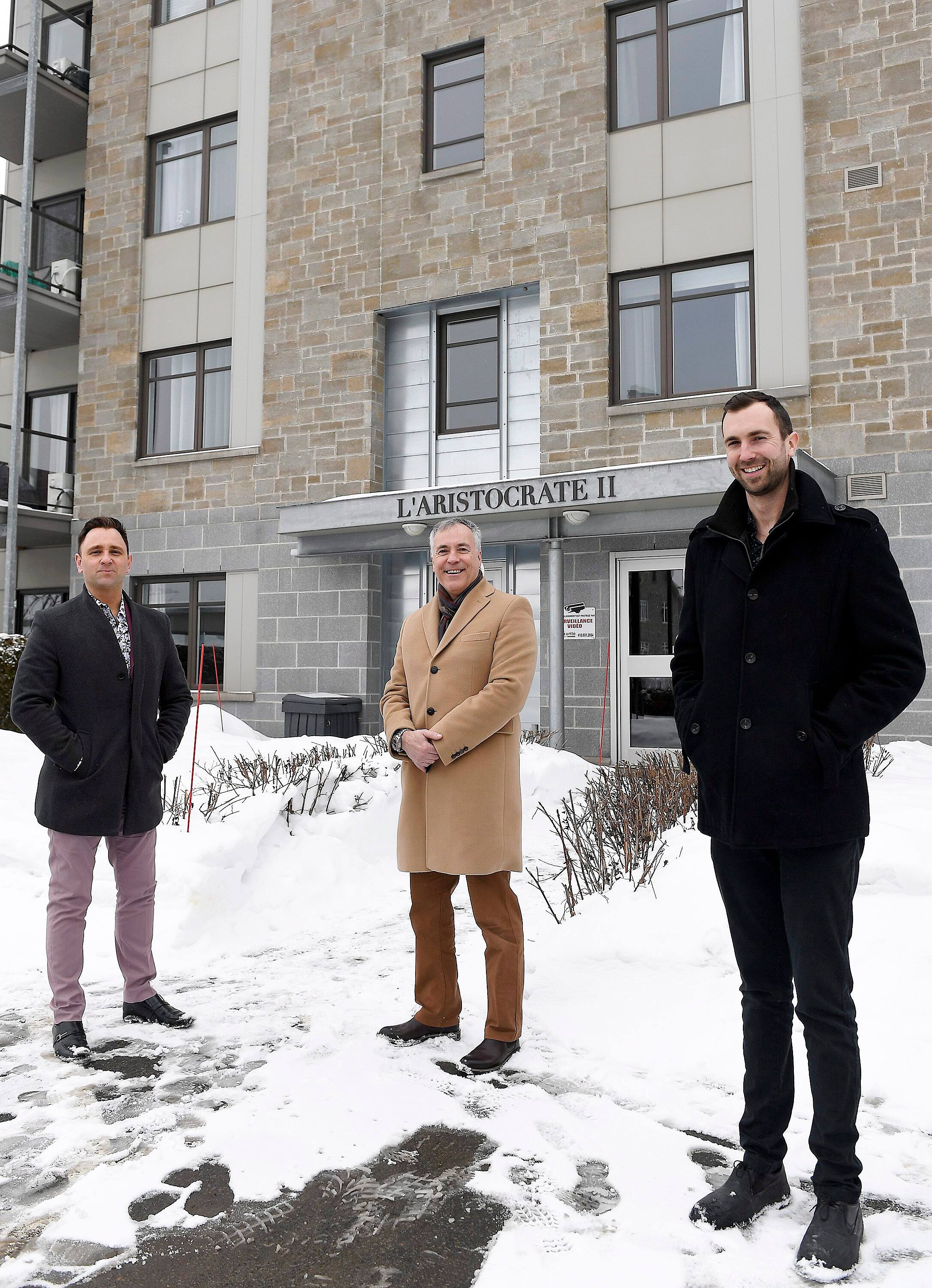 Acquisition de trois complexes: transaction de 118 M$ à Québec | JDM