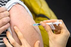 COVID-19: vaccination des 60 ans et plus ouverte à Laval et en Abitibi-Témiscamingue