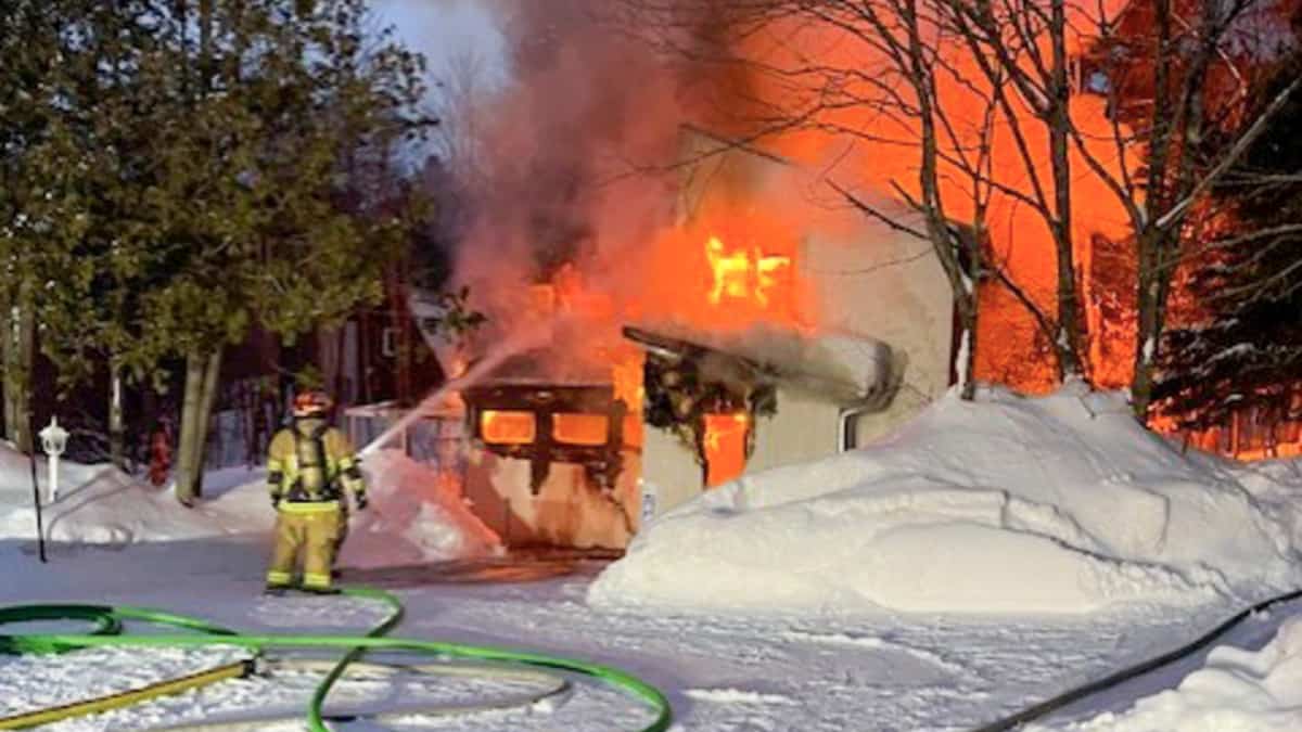 Estrie: une femme manque à l’appel à la suite de l’incendie de sa maison