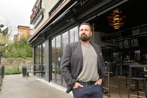 GEN - RICHARD SCOFIELD PRÉSIDENT DES RESTAURANTS ST-HUBERT GEN - RICHARD SCOFIELD PRÉSIDENT DES RESTAURANTS ST-HUBERT