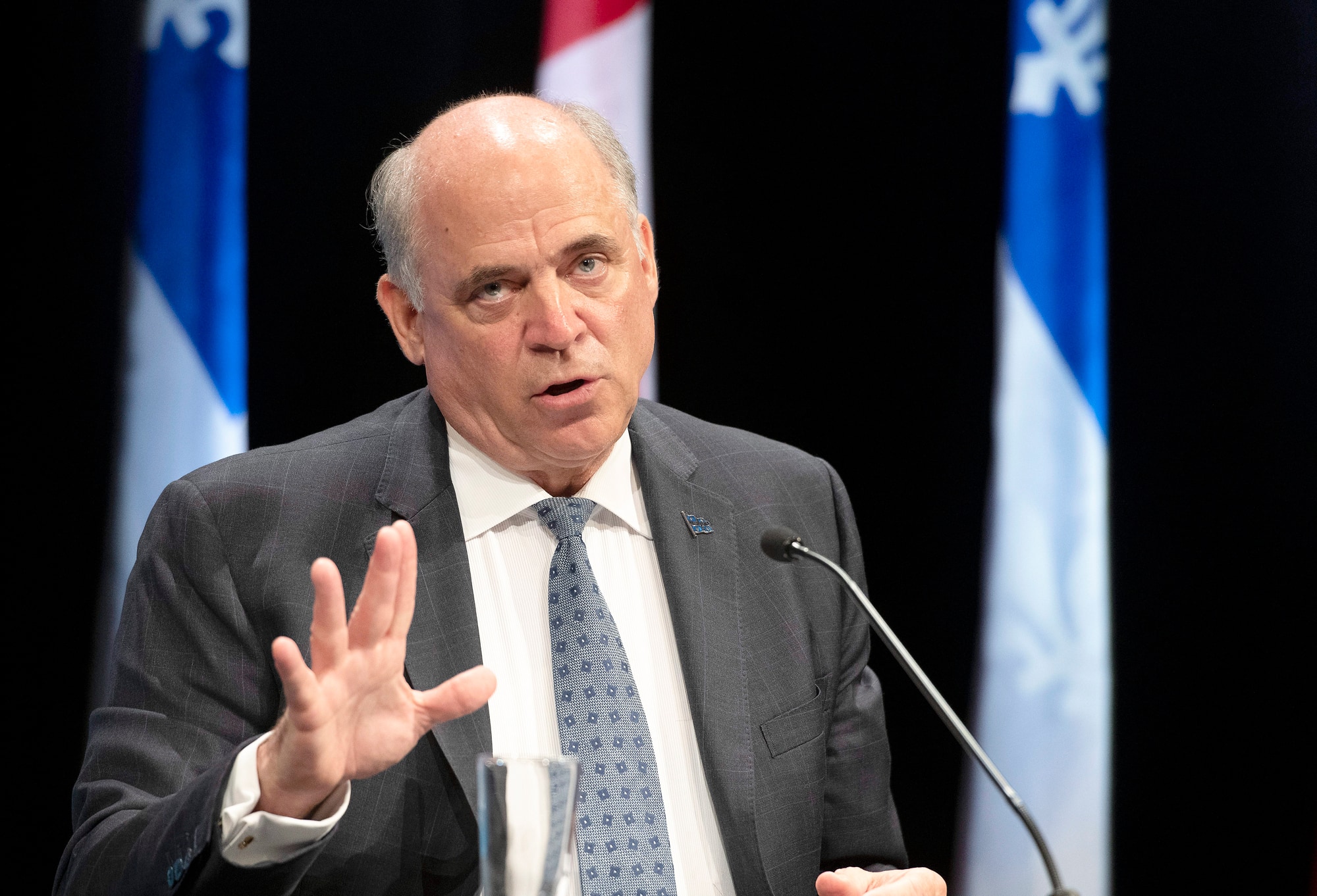 Le ministre de l&rsquo;&Eacute;conomie est &laquo;efficace&raquo; tout court