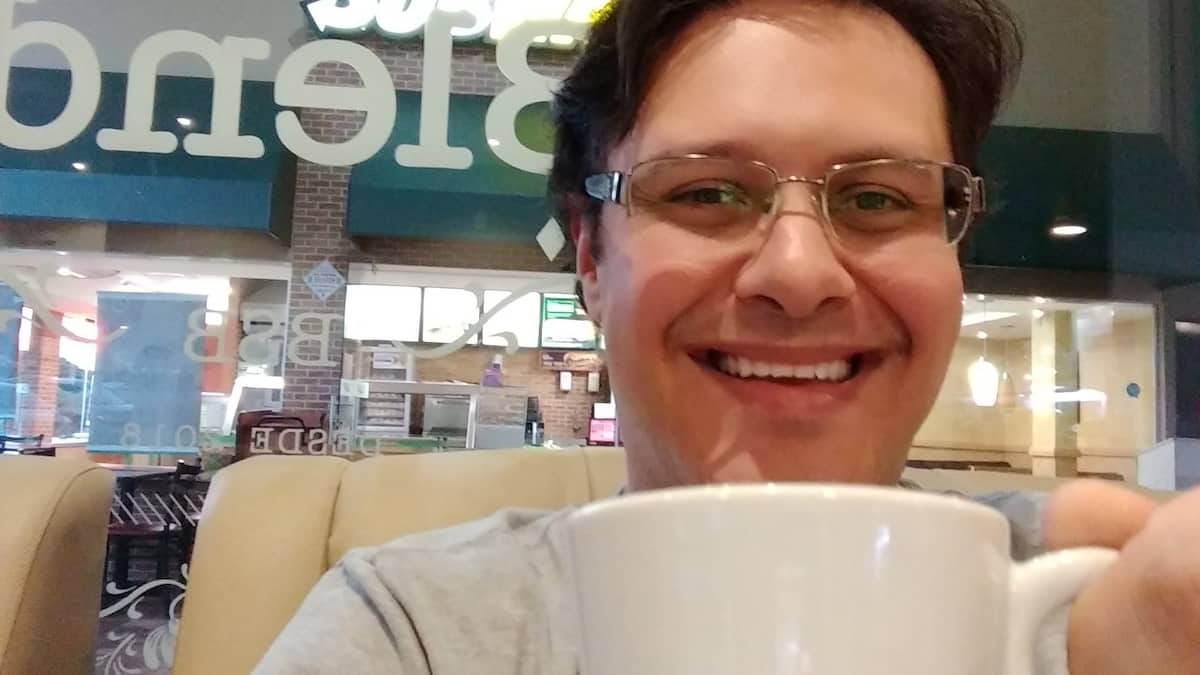 In the video | Pedophile drags his 12-year-old victim in a suitcase, then cries when arrested In the video | Pedophile drags his 12-year-old victim in a suitcase, then cries when arrested