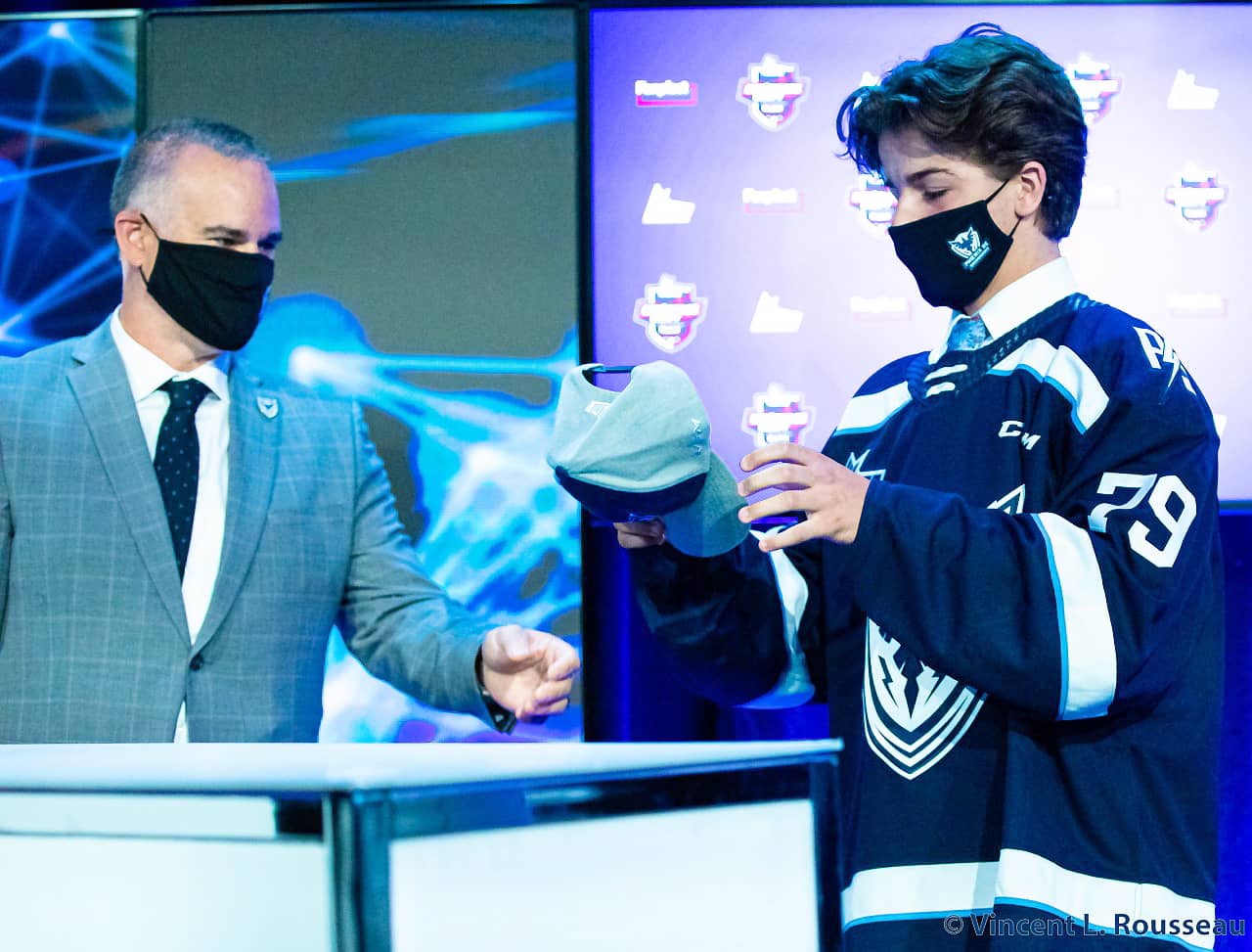 Le Phoenix accueille Ethan Gauthier - Vimarsana News