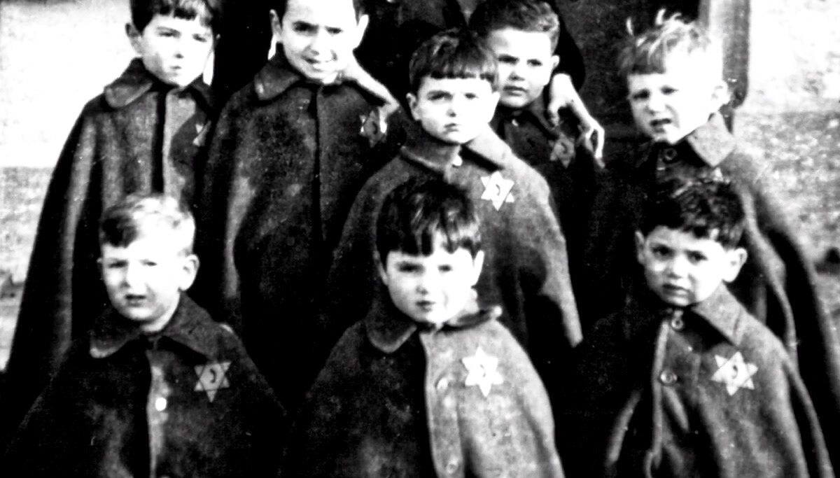 Survivants de la Shoah, ils se retrouvent après 75 ans - Vimarsana News