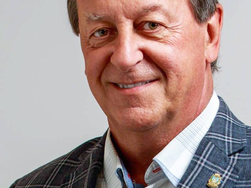Le maire de Saint-Lambert poursuivi pour 500 000$ - Vimarsana News
