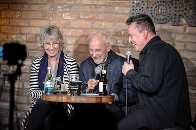Los seis copropietarios del Bordel Comedy Club cuando se lanzó en abril de 2015: Charles Deschamps, Louis-José Houde, François Bellefeuille, Mike Ward, Martin Petit y Laurent Paquin.