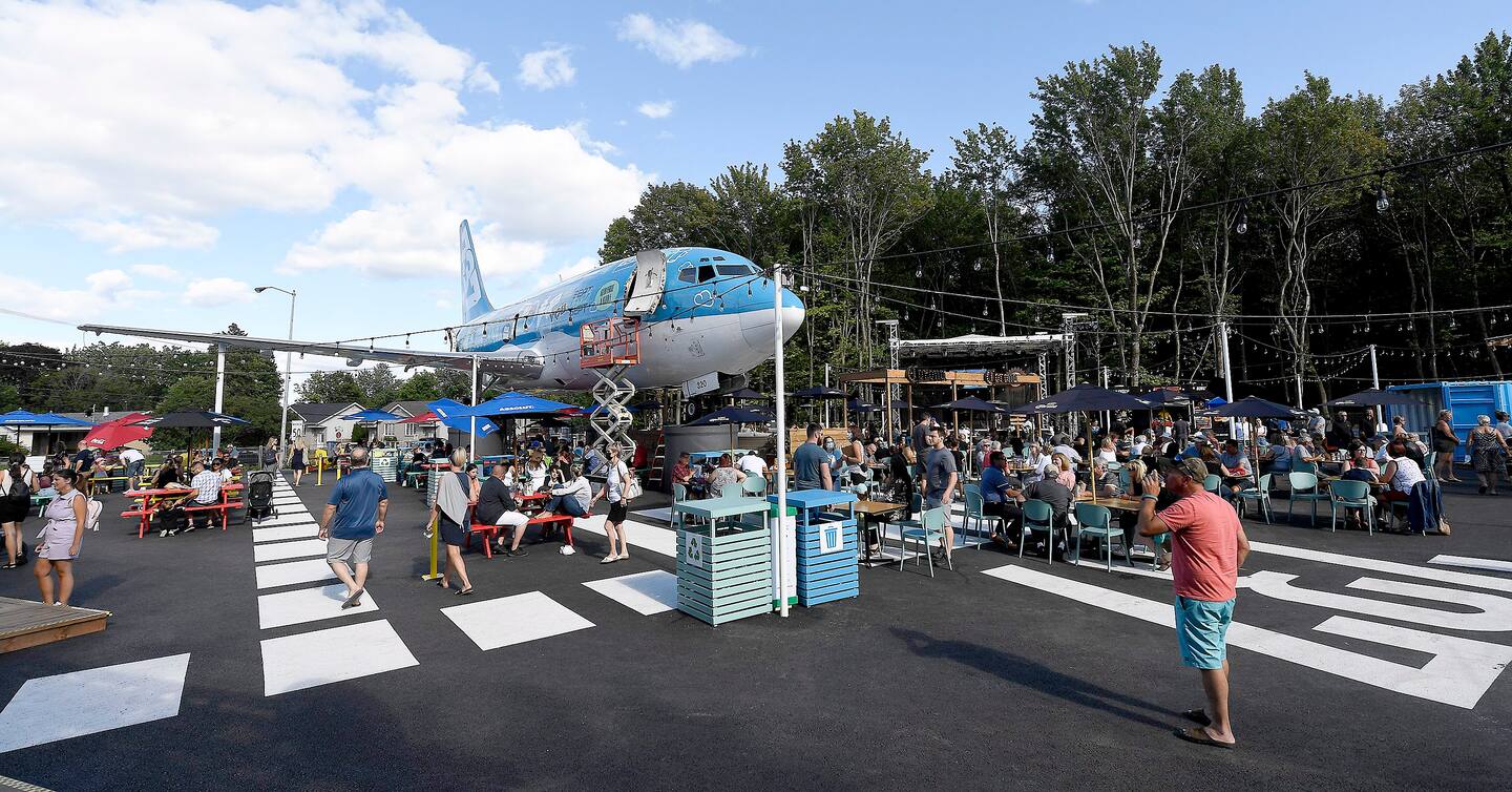 Terrasse estivale «Le 737»: le maire de L’Ancienne-Lorette déçu de l’attitude de l’aéroport de Québec